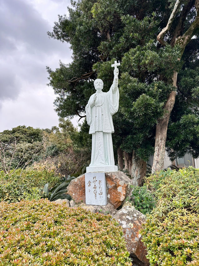 【寺院と教会の見える風景】