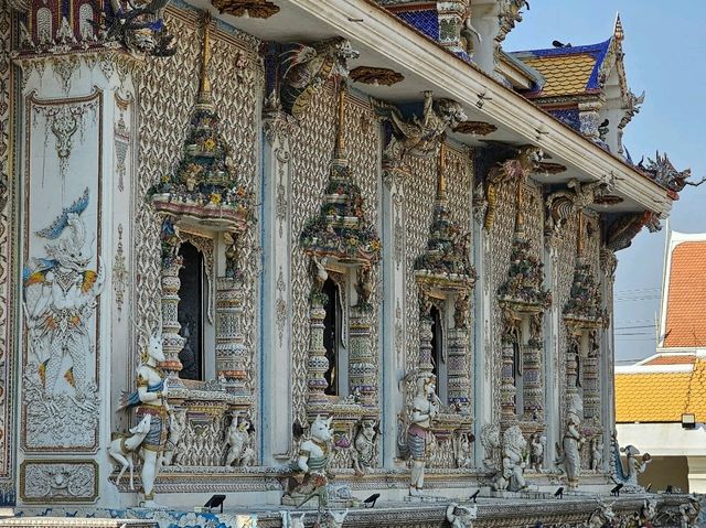 ศิลปะร่วมสมัยวัดปริวาสพระราม3