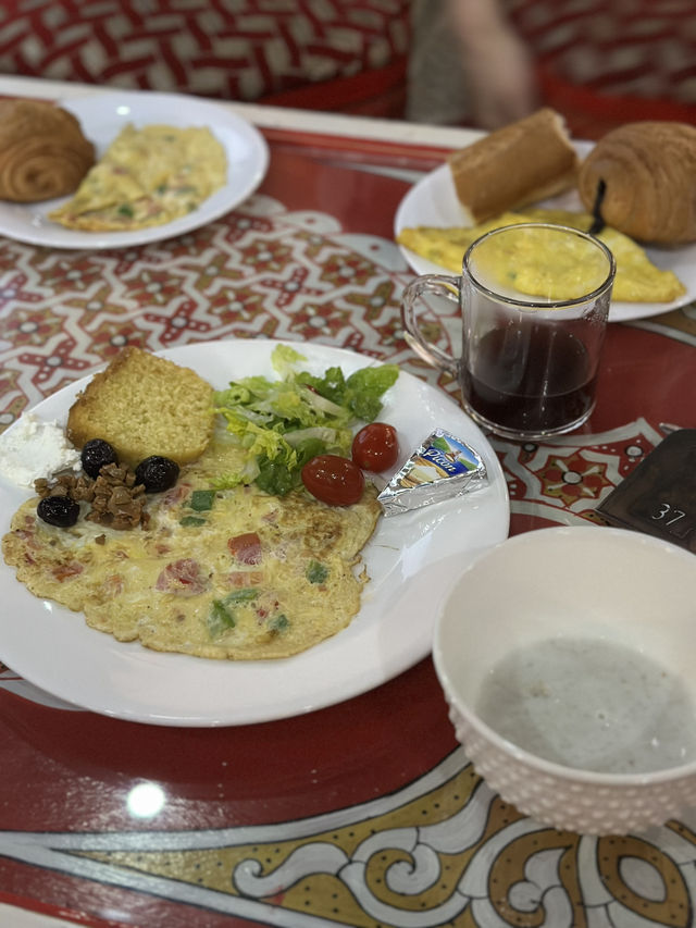 🇲🇦シャウエン　HOTEL MADRID