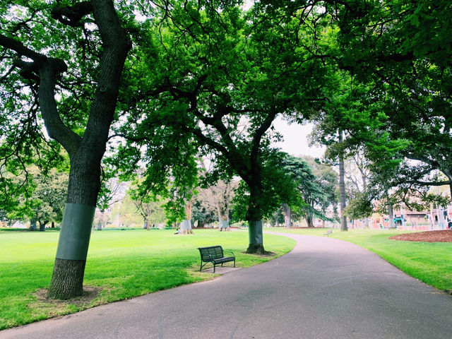 Strolling Through Carlton Gardens: A Blend of Culture and Charm