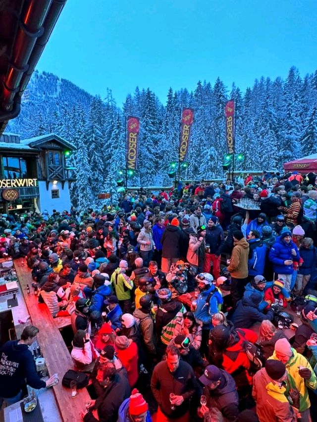 St. Moritz: The Glamorous Alpine Getaway ❄️🏔️✨