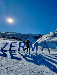 Zermatt: Skiing with a View of the Matterhorn! 🏔️❄️⛷️