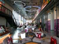 โรงแรมสุดชิคสีสันสดใส ใจกลางเมืองราชประสงค์ 