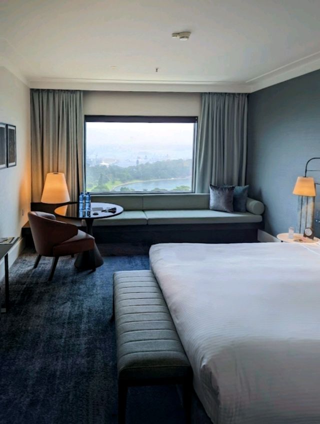 The InterContinental Sydney, a nice hotel with excellent service and breathtaking views.