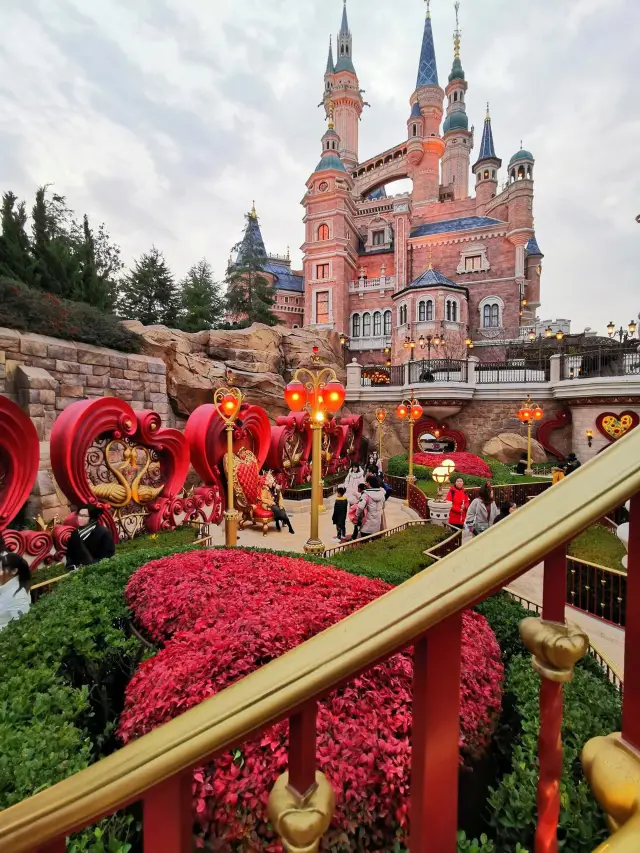 Shanghai Disneyland Guide