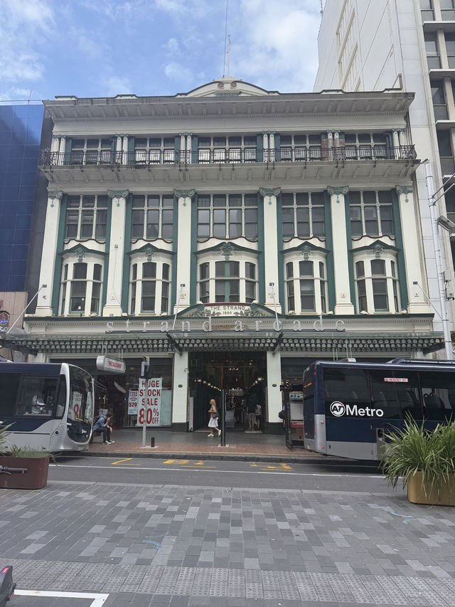 Fall In Love With Downtown Auckland, An Architectural Wonderland 🏢🏙️🌃