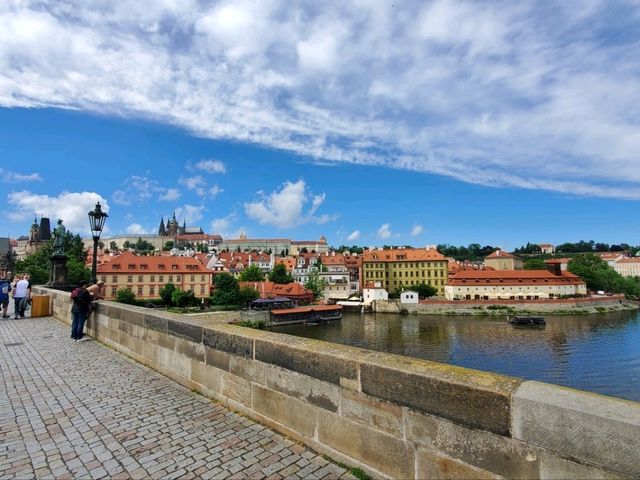 [🇨🇿プラハ] カレル橋 — 歴史と美しい景観が交錯するプラハの象徴