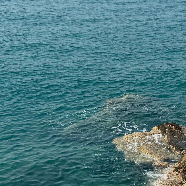 แหลมจักรพงษ์ 🪨🌊@เกาะสีชัง, ชลบุรี