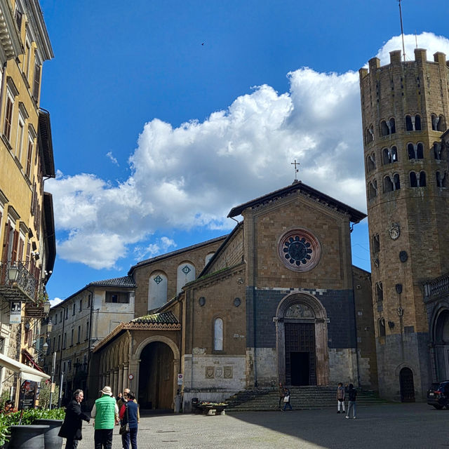 금빛 외관에 반짝이는 모자이크 장식, 오르비에트 성당🇮🇹