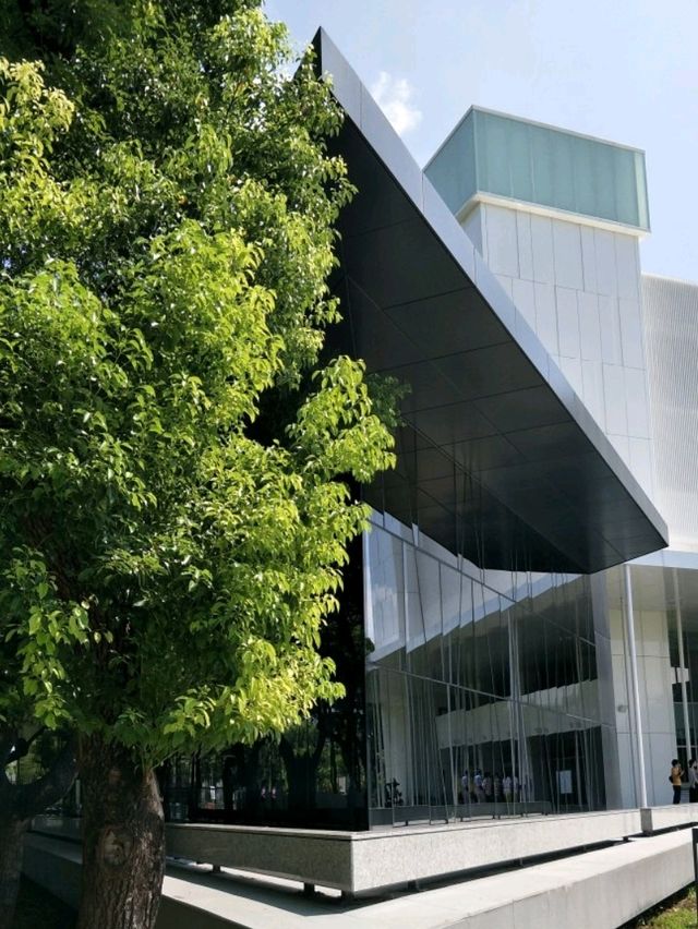 一座藏在森林裡的圖書館#屏東縣立圖書館總館-屏東縣屏東市