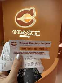 全馬首個「航空主題快閃店」就在這裡！Coach Airways 打卡登機，準備起飛！