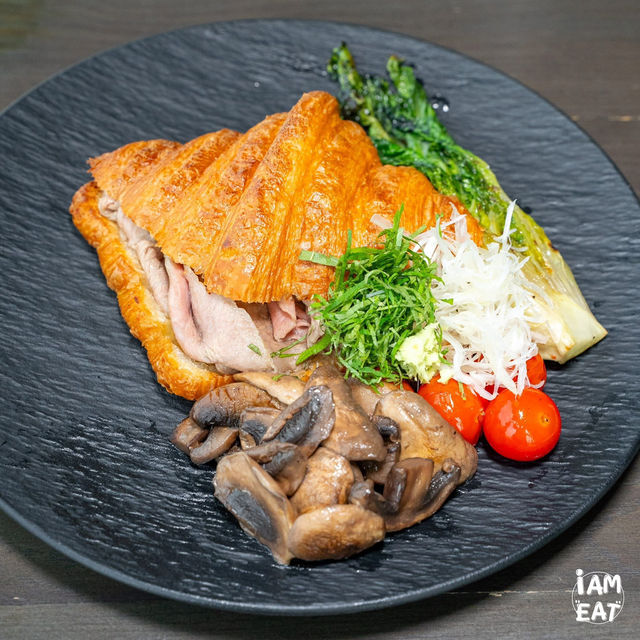 คาเฟ่บนตึกสูงชั้น55 วิวดี อาหารและขนมอร่อยมาก