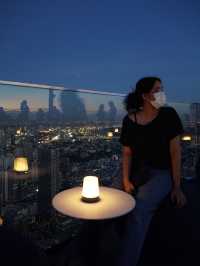 พาชมวิวตึกมหานครยามค่ำคืน 🌃