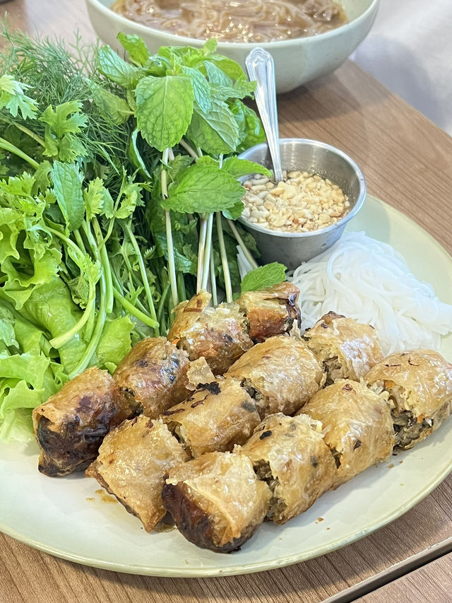 รีวิวร้านเฝอเนื้อผัดสไตล์เวียดนาม 🍜