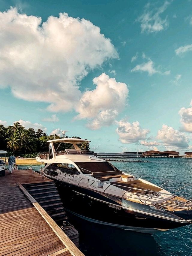 The St. Regis Maldives Vommuli: A Stylish Oasis in Paradise🏝️✨  