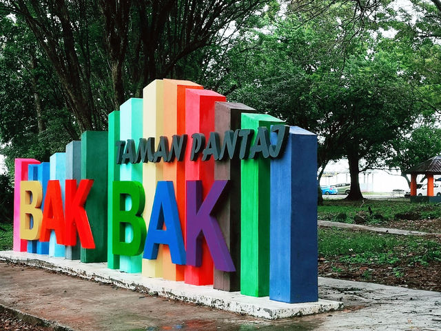 Bak Bak Beach: Sabah’s Best-Kept Secret (Shhh!) 🌴🌊