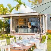 Pool Villa ใกล้ทะเลหาดเเม่รำพึง บ้านสวย สระกว้าง