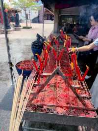ไหว้ศาลหลักเมือง เที่ยวมังกรสวรรค์ ที่สุพรรณบุรี