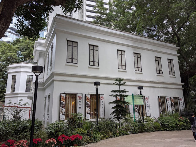 茶具文物館 (Flagstaff House Museum of Tea Ware)