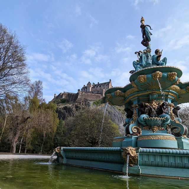 Stroll Through Edinburgh’s Natural Charm 