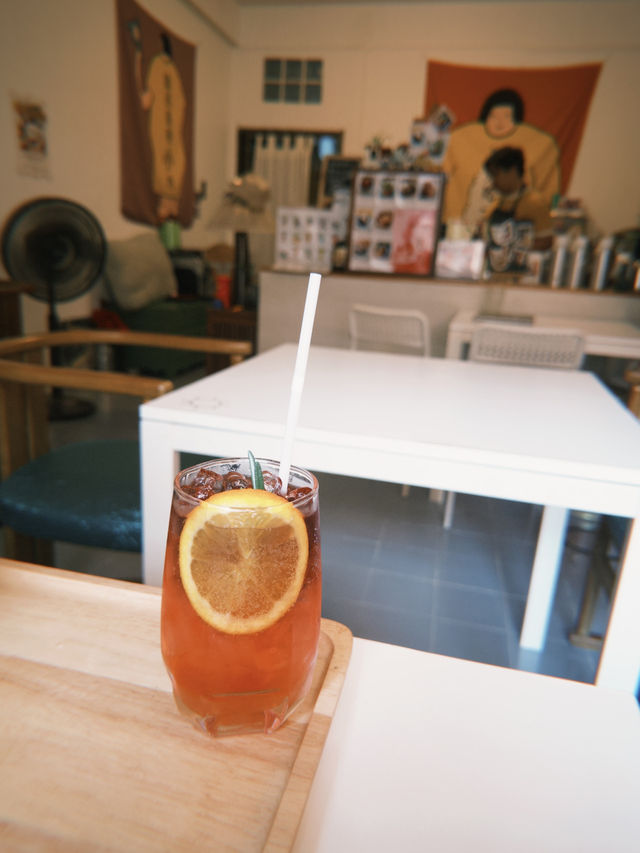 Moon.s Cafe : คาเฟ่เล็กๆ ย่านจรัญ (มีแมวด้วย)
