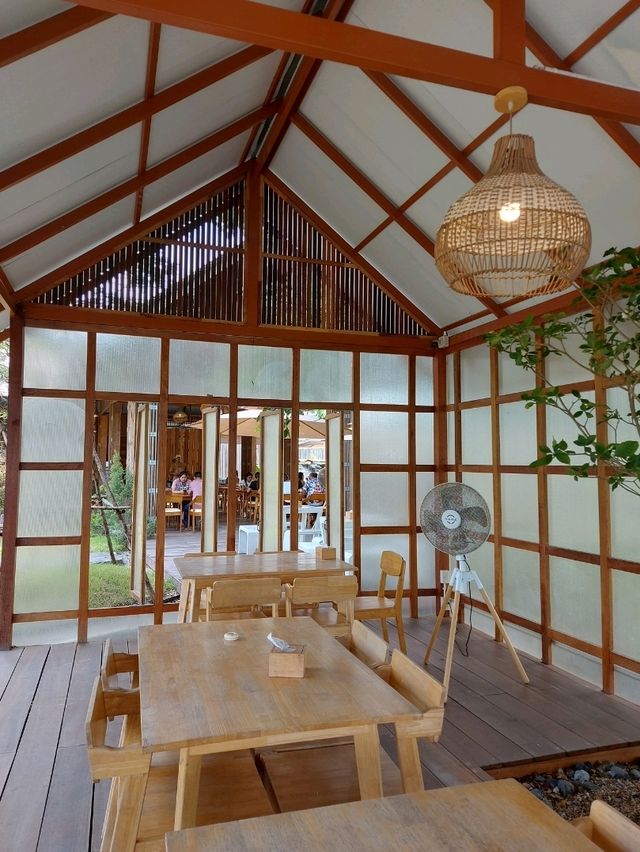 ร้าน ณ ชล บางแสน