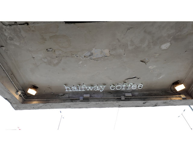 器が主役。香港で出会った美しすぎるカフェ「halfway coffee」