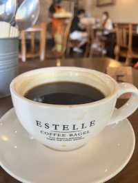 Estelle Bagel Cafe: Where Freshly Baked Perfection Meets Comfort 