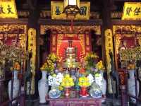 วัดที่ใหญ่ที่สุดในHanoi "Temple of Litrrature"