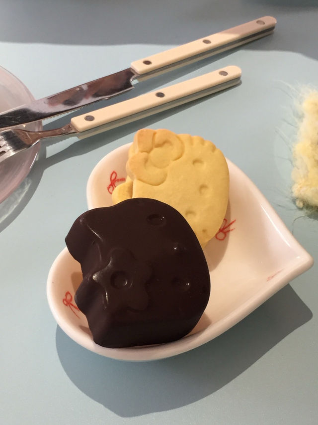 🤎💚 헬로키티 아기자기한 황리단길  카페 원츠
