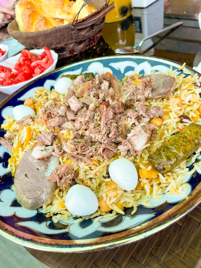 【ウズベキスタン】伝統料理のライブクッキングが見れる場所✨