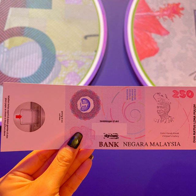 🎨💵 KL Hidden Gem: The Colorful Museum of Money