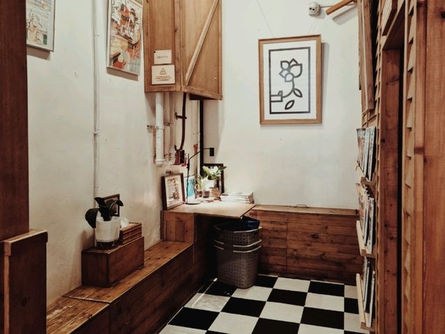 홍콩셩완역이색감성카페[COFFEE&LAUNDRY]