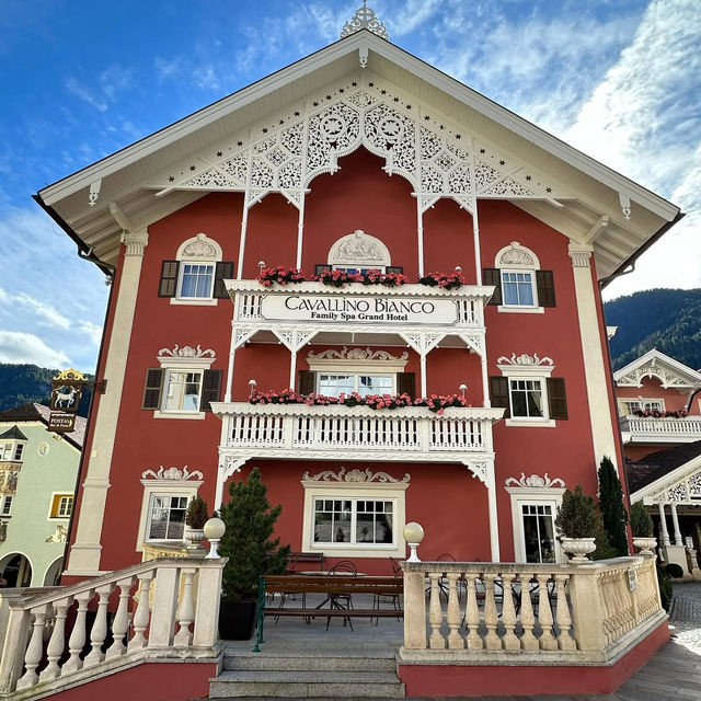 🏡 *Ortisei: A Woodcarver’s Fairytale in the Dolomites* ✨🌲