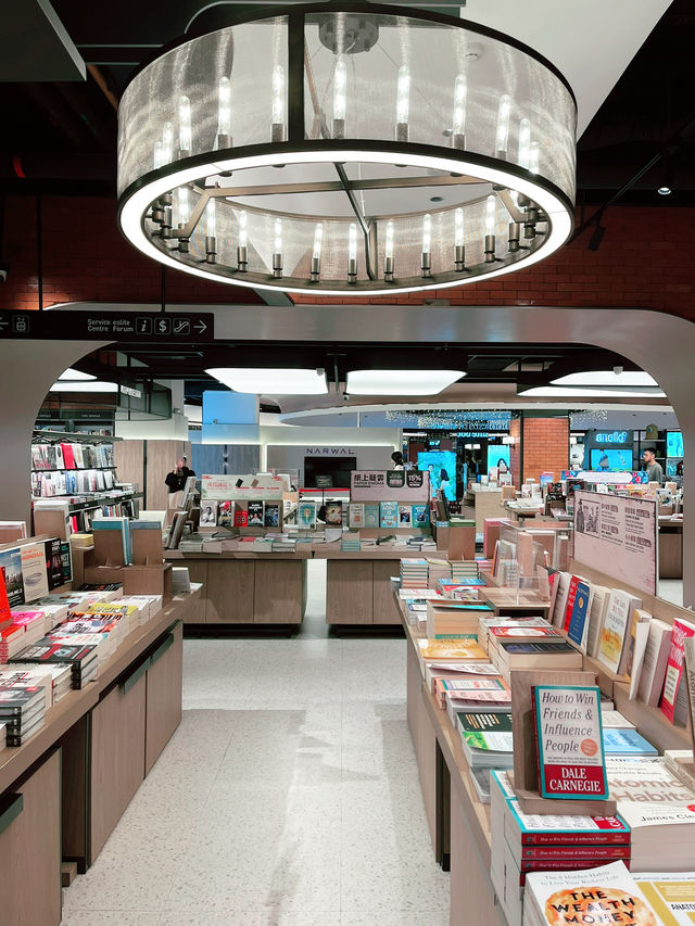 “Discover Eslite Spectrum at The Starhill KL: A Visual Wonderland”