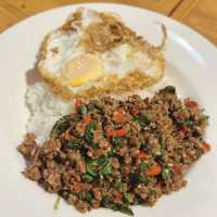 เนื้อหอม  ใจกลางเมืองขลุง
