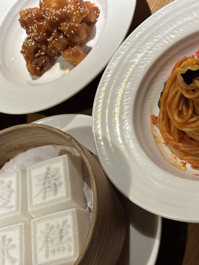 庆春樸门