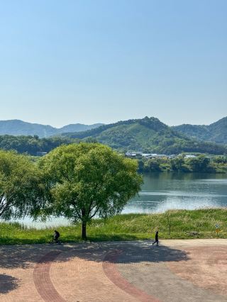 A Perfect Spot for a Stroll: 'Huingaram Riverside'
