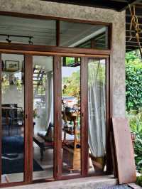 คาเฟ่ลับในจันทนิมิต "เรือนเล็ก"