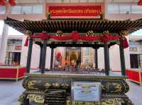 สักการะหลวงพ่อโตพระพุทธรูปศักดิ์สิทธิ์เมืองแปดริ้ว