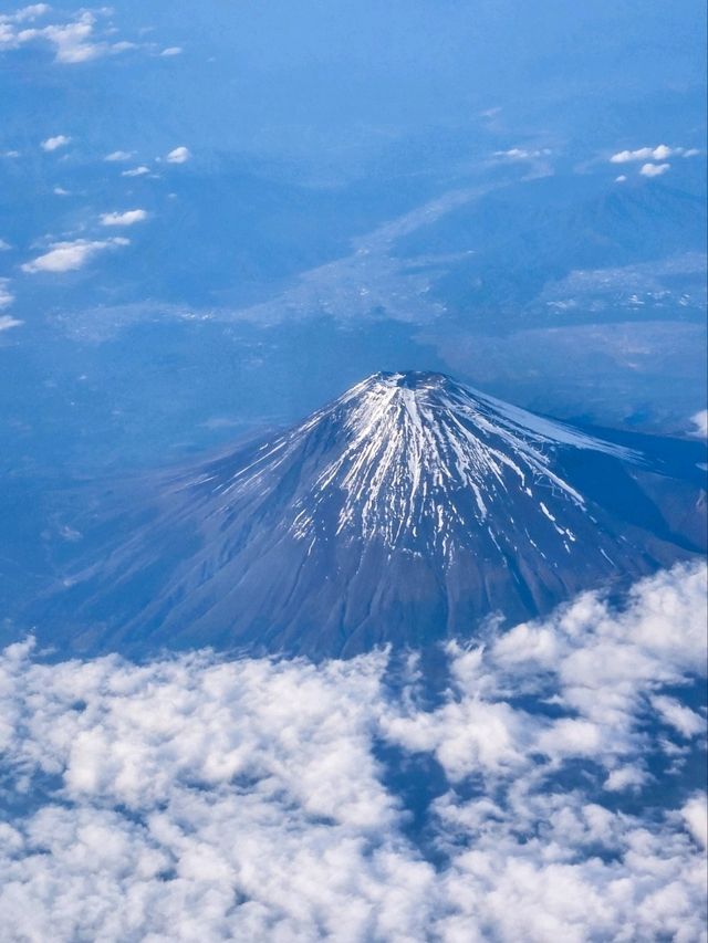 🛩搭飛機必收絕美視角！成田返港捕捉富士山🌄✈️