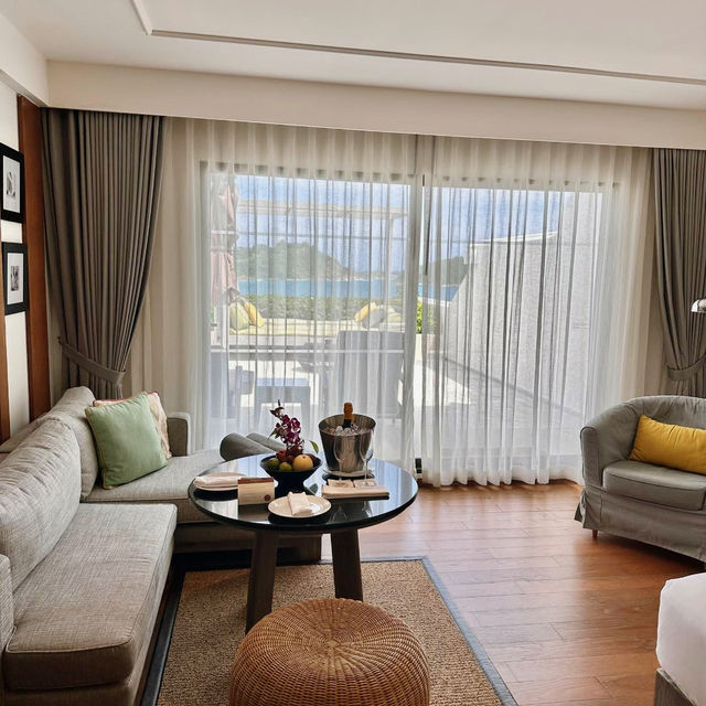 หนีความวุ่นวายมาใช้ชีวิตช้าๆที่The Nai Harn Phuket