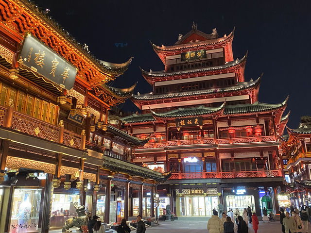Yu Garden at night 