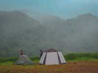 🌧️⛺️ ไร่ฝนเทียม – กางเต็นท์หน้าฝน