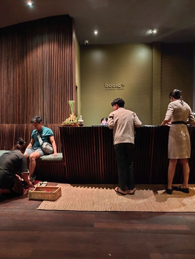 A Rejuvenating Khmer Massage at Bodia Spa  