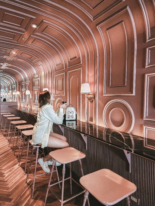 Retro Sips & Pink Vibes at Cassette Coffee Bar 💖☕️