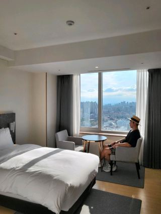 A short yet delightful day at a Cheongju hotel staycation spot.
