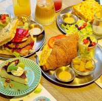 Xiao Chui’s Flying Cafe