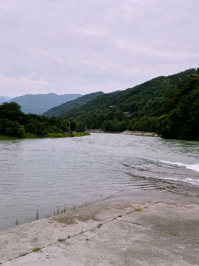 🌊 Dujiangyan Summer Survival Guide