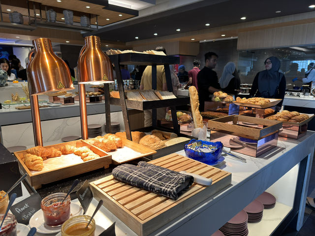 🍽️ Breakfast Delight at Café 168, G Hotel Gurney